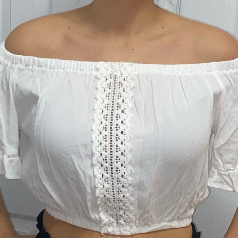 Ocean Drive White Off-Shoulder Blouse with Lace Detail